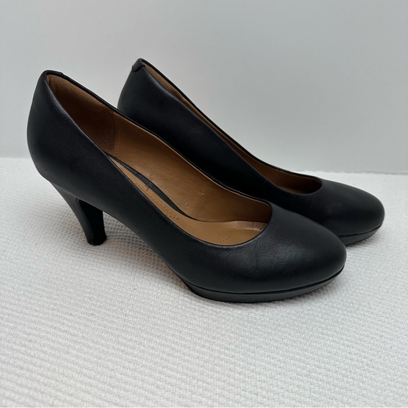 Clark's Collection Cushion Soft Brier Dolly Black Leather Pump Heel, Size 8 - Picture 1 of 5